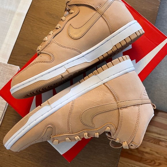 Nike Men’s High-Top Sneakers in Light Tan Vanchetta Tan - Picture 3 of 16